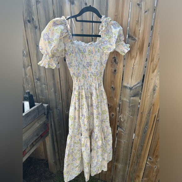 Levi’s ‘Moneta Smocked’ Midi Dress - Picture 2 of 4